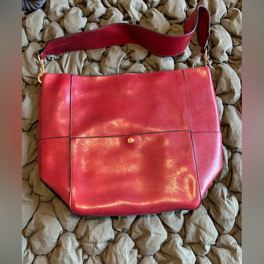 Elegant Red Leather Shoulder Bag
